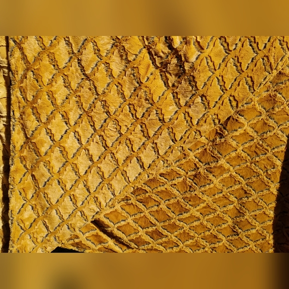 XL Waterfall Luxe Minky Blanket - Picture 6 of 11